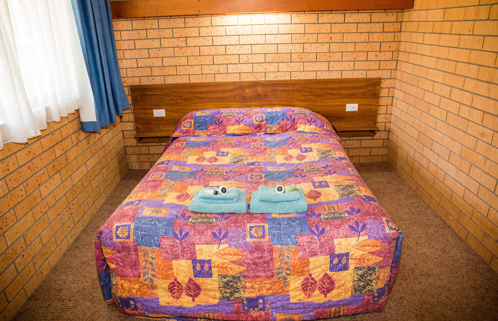 Tumut Valley Motel Pet Friendly Exteriör bild